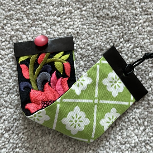 Unique Vintage Fabric Cuff Bracelet #817 Hand sewn by Violette Grace - Picture 3 of 4